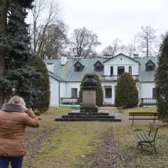 Gdzie urodził się Mikołaj Rej? Historia Żurawna i jego znaczenie.