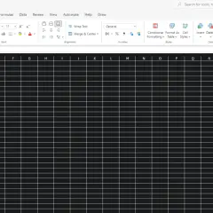 Pusta tabela w programie Excel z widocznym paskiem narzędzi.