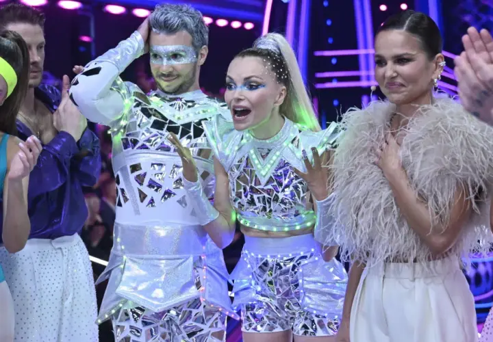 Emocje na scenie! Czy to właśnie wtedy ktoś dowiedział się, kto odpadł w Tańcu z Gwiazdami?