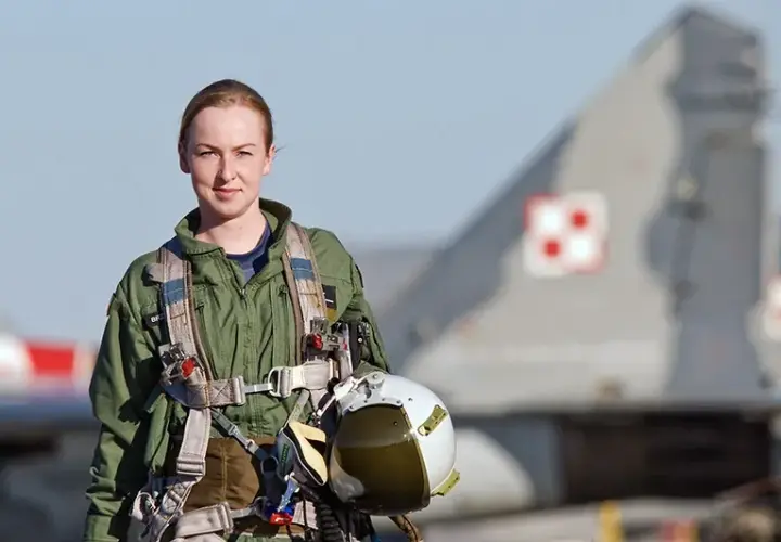 Żona Hołowni: poznaj prawdziwą twarz pilotki myśliwca MiG-29