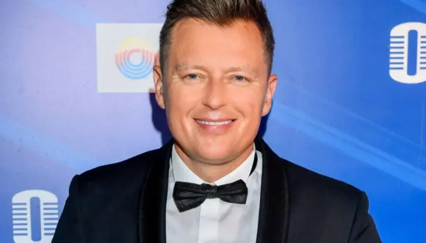 Ile lat ma Rafał Brzozowski? Zaskakujące fakty o jego wieku!