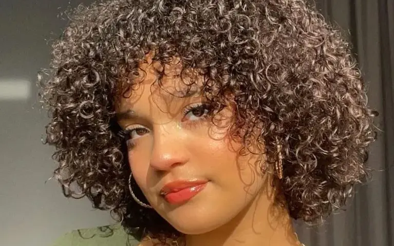 Ile lat ma Lasuczita? Prawdziwy wiek influencerki Sary Sise