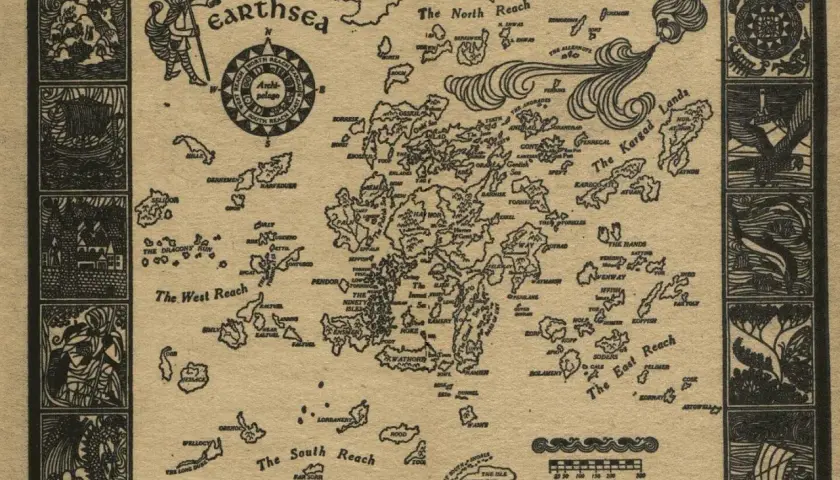Najciekawsze mapy w literaturze: od Śródziemia po Westeros i ich funkcje. Mapa Archipelagu Ziemi Morza, z podziałem na Zasięg Północny, Południowy, Wschodni i Zachodni, z zaznaczonymi wyspami i morzami.