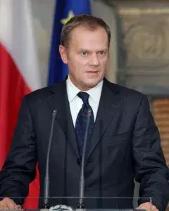 Ile lat ma Donald Tusk? Sprawdź jego wiek i ciekawostki z życia